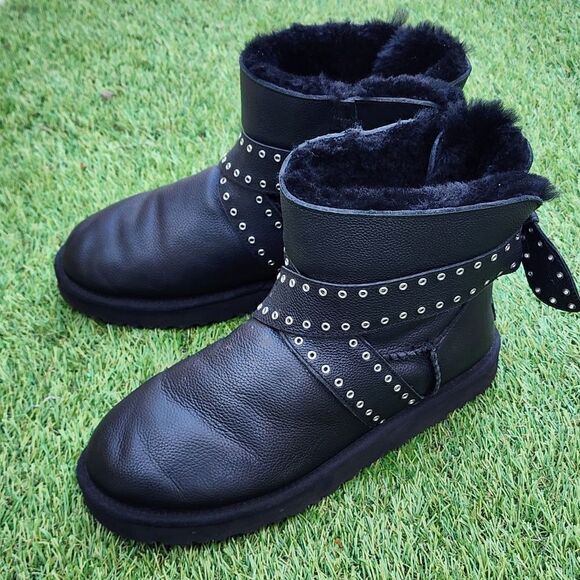 UGG CAMERON - Women Winter Boots - SIZE 10 - Picture 1 of 8